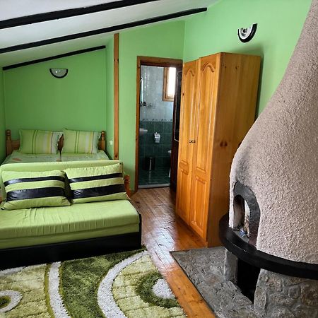 Mama Emiliya Guest House Белі Іскар Екстер'єр фото