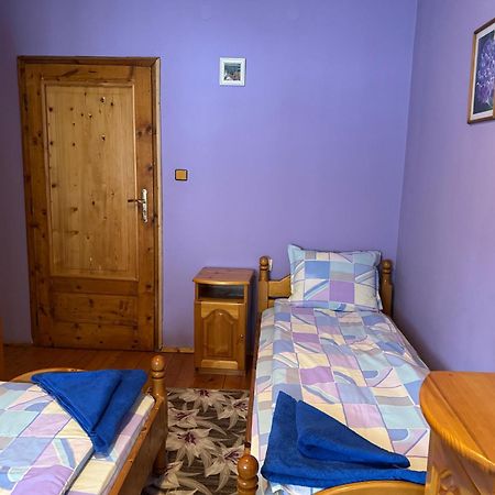 Mama Emiliya Guest House Белі Іскар Екстер'єр фото