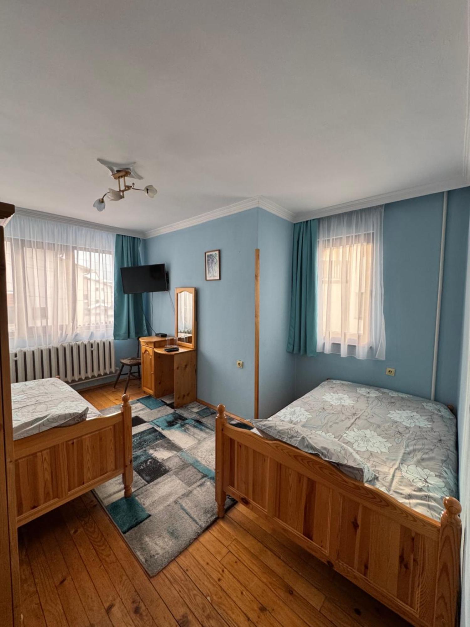 Mama Emiliya Guest House Белі Іскар Екстер'єр фото