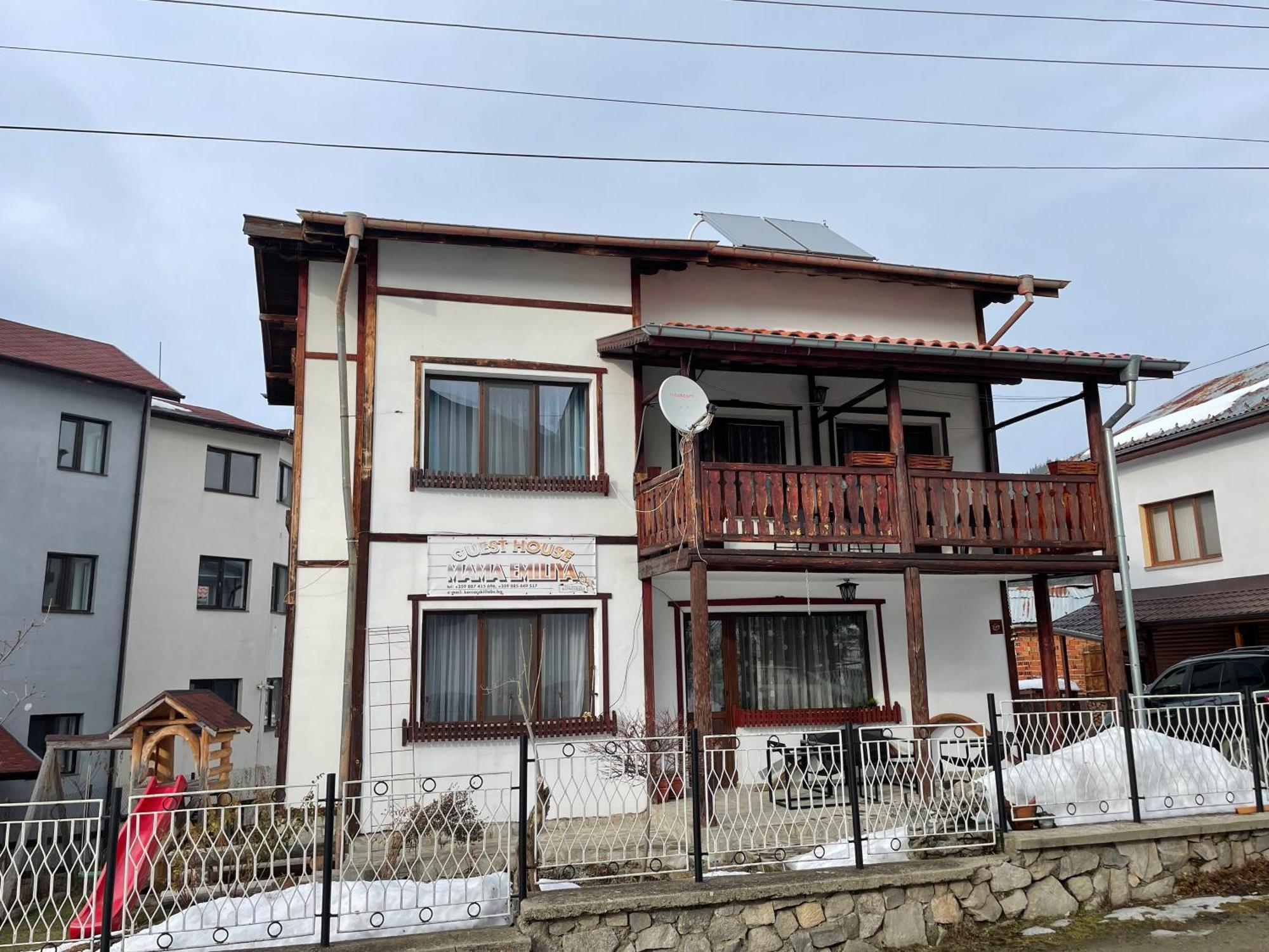 Mama Emiliya Guest House Белі Іскар Екстер'єр фото